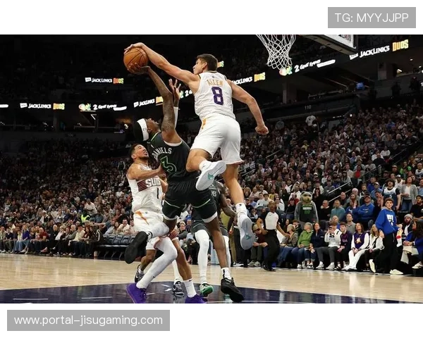 太阳客场力克森林狼，布克杜兰特合砍60分