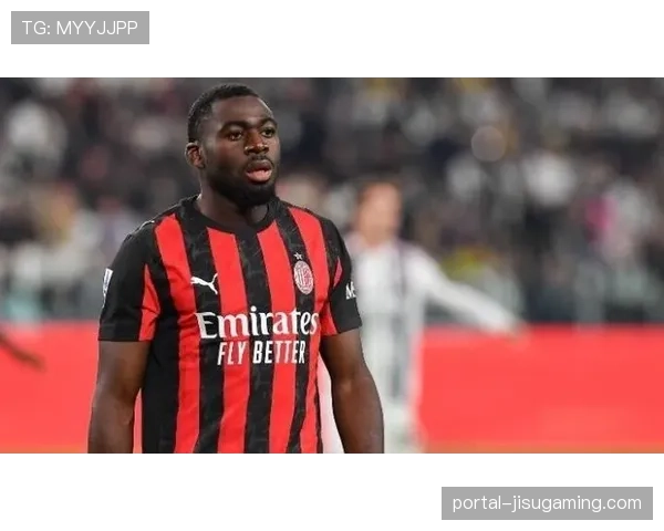 加拉塔萨雷vs尤文图斯半场0-0，梅凯利出示三张黄牌